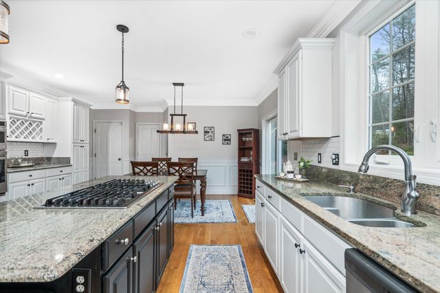 1 Dorothys Way, Bedford, NH 03110