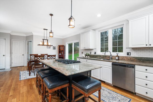 1 Dorothys Way, Bedford, NH 03110