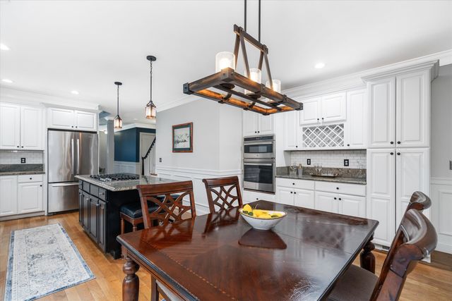 1 Dorothys Way, Bedford, NH 03110