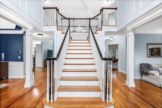 1 Dorothys Way, Bedford, NH 03110