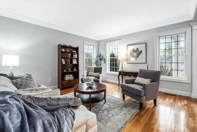 1 Dorothys Way, Bedford, NH 03110