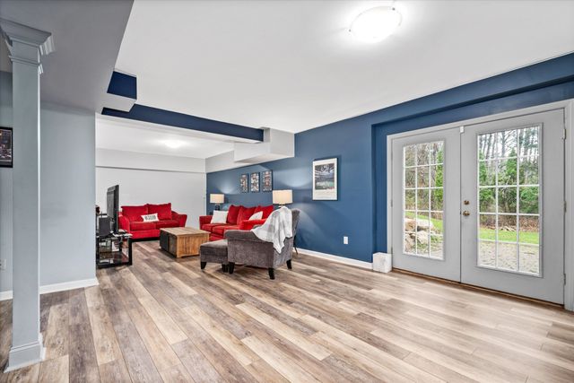 1 Dorothys Way, Bedford, NH 03110