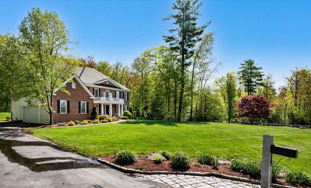 1 Dorothys Way, Bedford, NH 03110