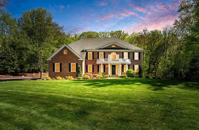 1 Dorothys Way, Bedford, NH 03110
