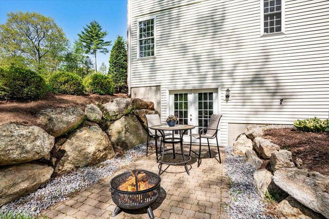 1 Dorothys Way, Bedford, NH 03110