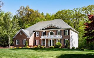 1 Dorothys Way, Bedford, NH 03110