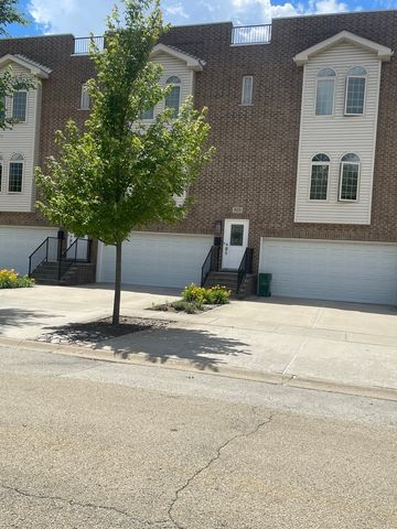 908 East Street, Lemont, IL 60439