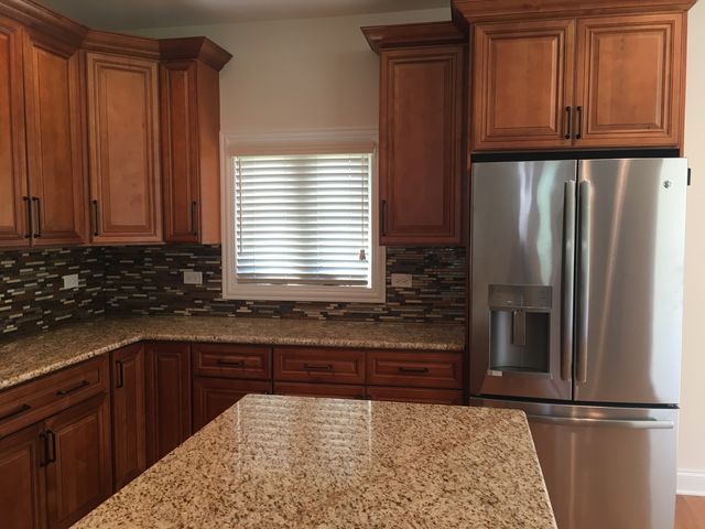 908 East Street, Lemont, IL 60439