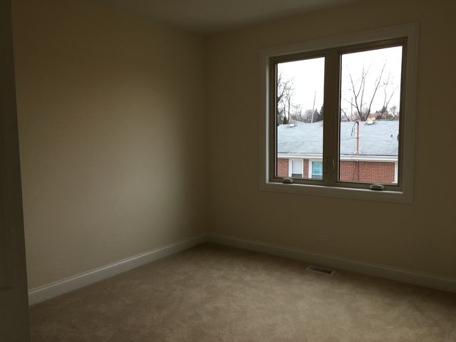 908 East Street, Lemont, IL 60439