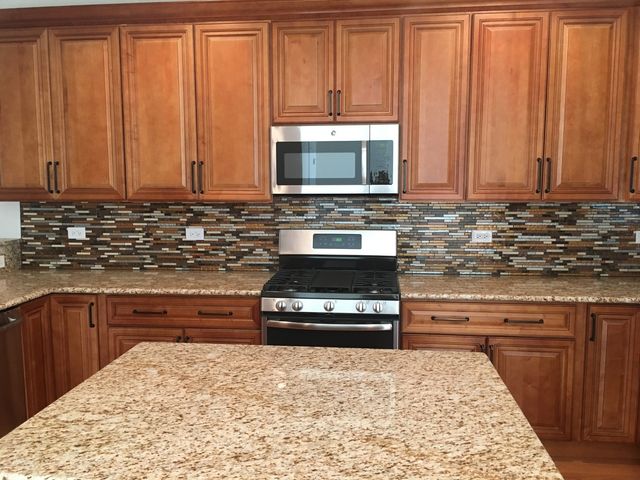 908 East Street, Lemont, IL 60439