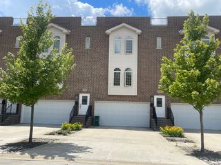 908 East Street, Lemont, IL 60439