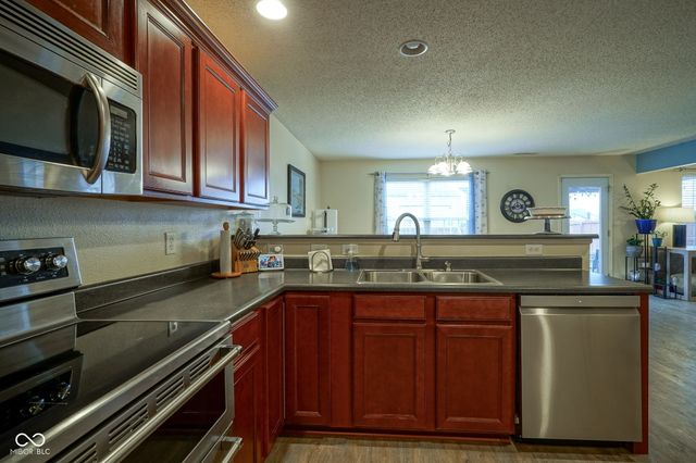 12465 Old Pond Road, Noblesville, IN 46060