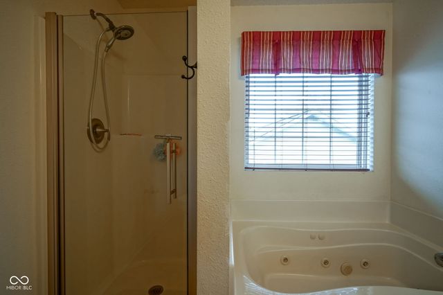 12465 Old Pond Road, Noblesville, IN 46060