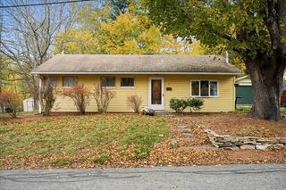 2 Sunset Ln, Spencer, MA 01562