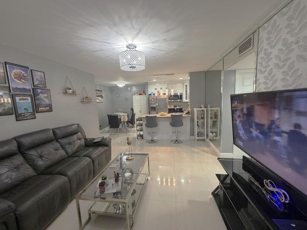 6575 W 27th Court 21-46, Hialeah, FL 33016