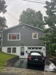 15 Independence Avenue, Middletown, NY 10940