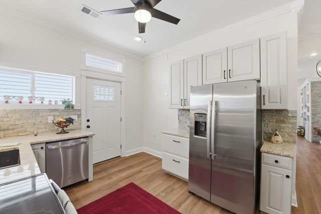 25 W 12th Street, Newport, KY 41071