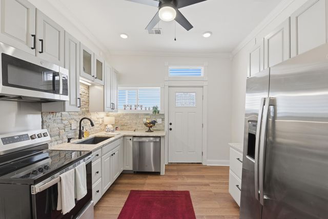 25 W 12th Street, Newport, KY 41071