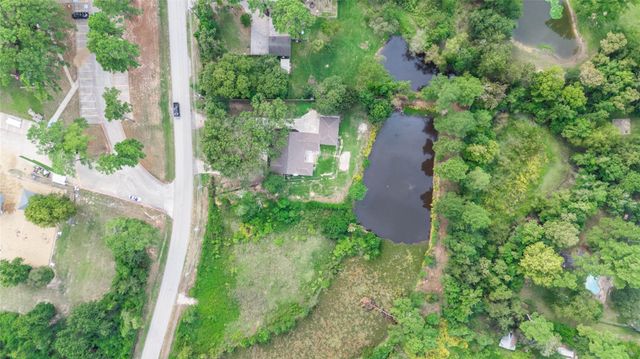 1602 Baker Drive, Tomball, TX 77375