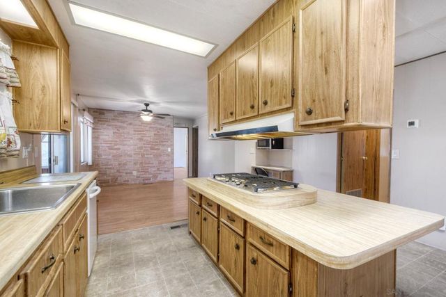 276 N El Camino Real 44, Oceanside, CA 92058