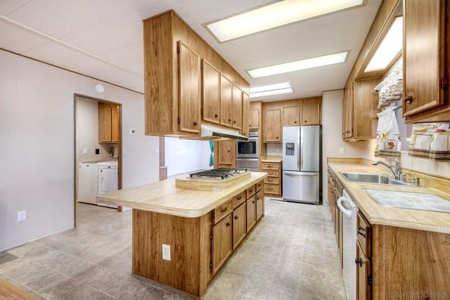 276 N El Camino Real 44, Oceanside, CA 92058