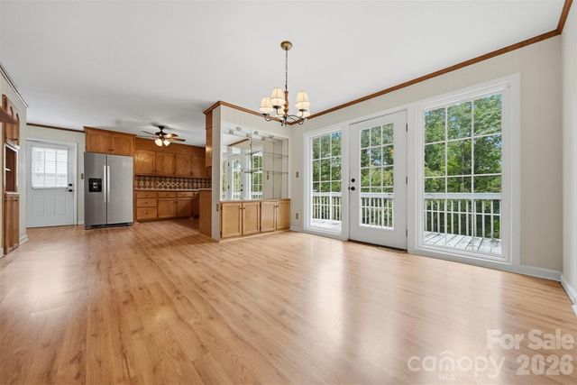 907 Vista Place NE, Lenoir, NC 28645