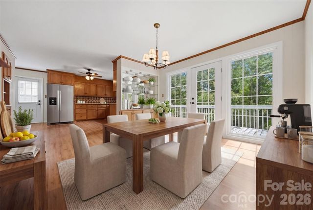 907 Vista Place NE, Lenoir, NC 28645