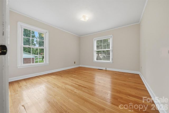 907 Vista Place NE, Lenoir, NC 28645