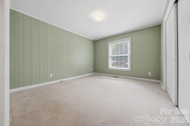 907 Vista Place NE, Lenoir, NC 28645