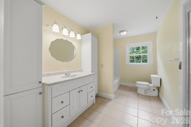 907 Vista Place NE, Lenoir, NC 28645