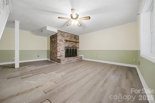 907 Vista Place NE, Lenoir, NC 28645