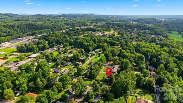 907 Vista Place NE, Lenoir, NC 28645