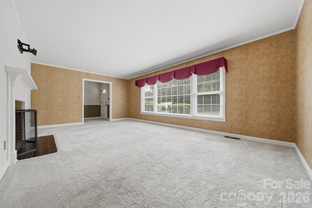 907 Vista Place NE, Lenoir, NC 28645
