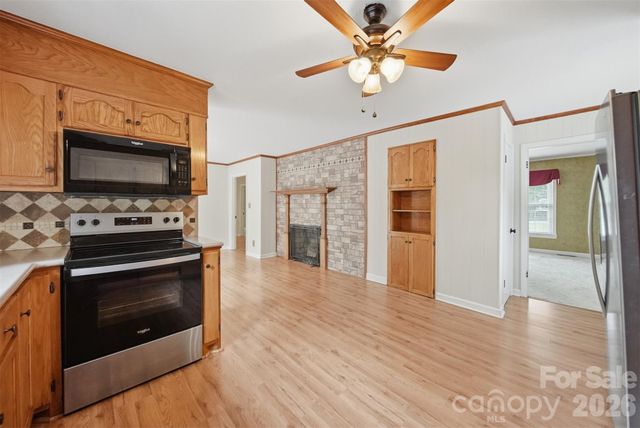 907 Vista Place NE, Lenoir, NC 28645