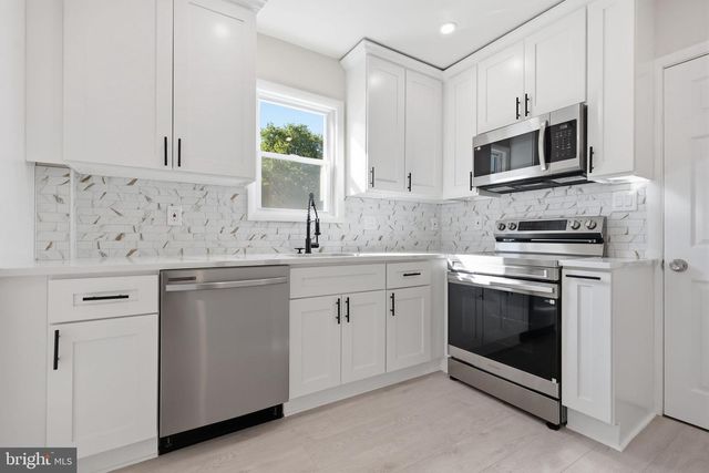 110 ELMWOOD AVE, Feasterville Trevose, PA 19053
