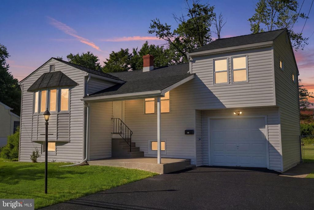 110 ELMWOOD AVE, Feasterville Trevose, PA 19053