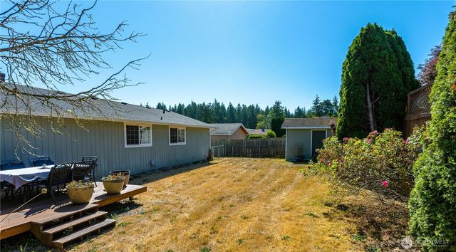 1552 Thompson Drive, Camano Island, WA 98282