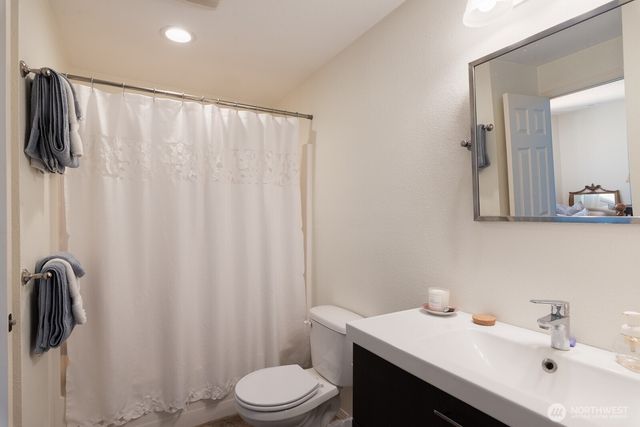 1552 Thompson Drive, Camano Island, WA 98282