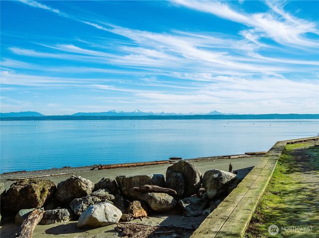 1552 Thompson Drive, Camano Island, WA 98282