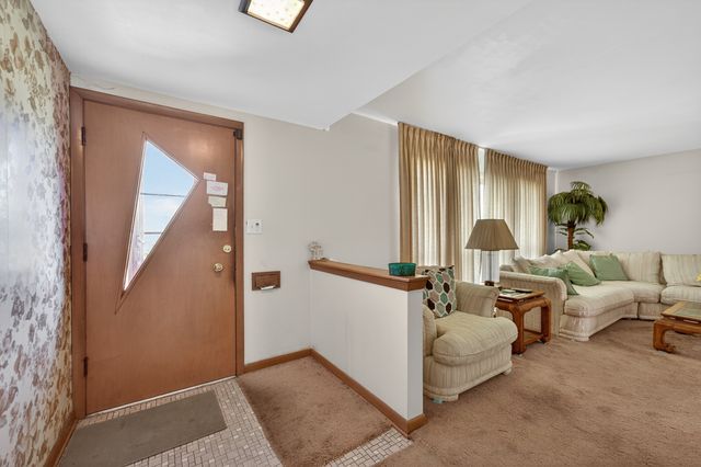 549 E 168th Street, South Holland, IL 60473