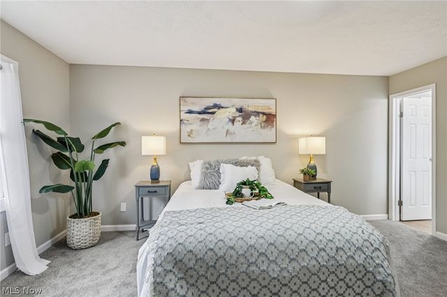 2829 Tibbetts Wick Road, Hubbard, OH 44425