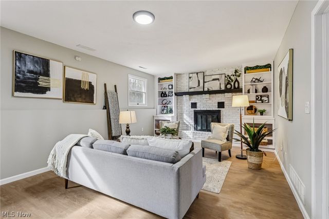 2829 Tibbetts Wick Road, Hubbard, OH 44425