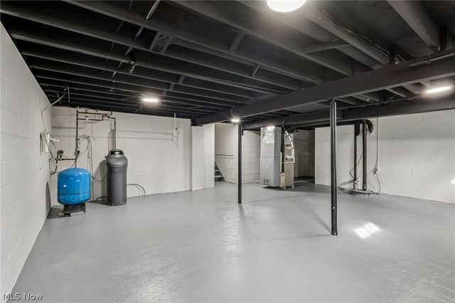 2829 Tibbetts Wick Road, Hubbard, OH 44425