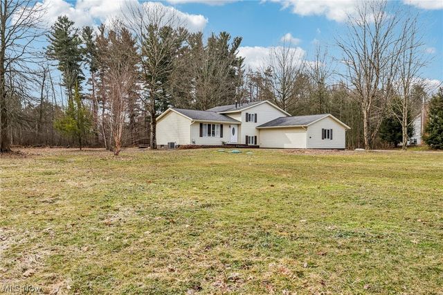 2829 Tibbetts Wick Road, Hubbard, OH 44425