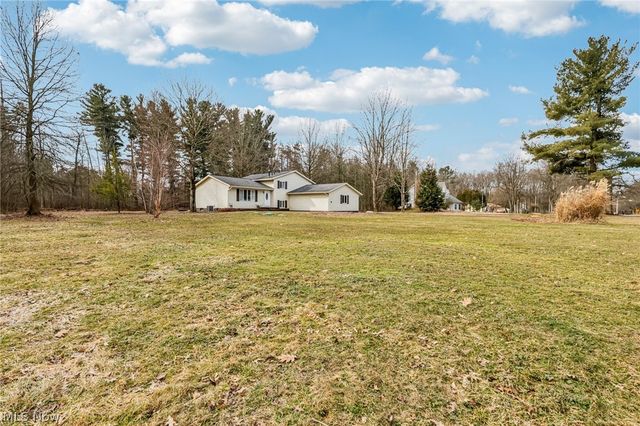 2829 Tibbetts Wick Road, Hubbard, OH 44425