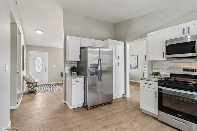 2829 Tibbetts Wick Road, Hubbard, OH 44425