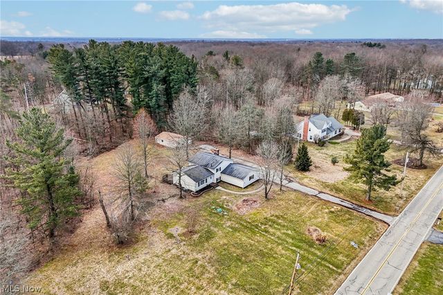 2829 Tibbetts Wick Road, Hubbard, OH 44425