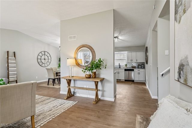 2829 Tibbetts Wick Road, Hubbard, OH 44425