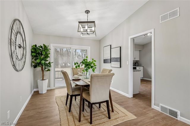 2829 Tibbetts Wick Road, Hubbard, OH 44425