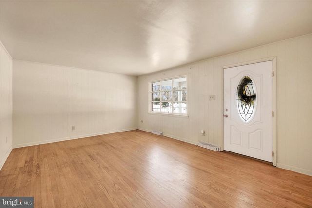 15912 FALLING WATERS RD, Williamsport, MD 21795